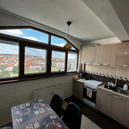 High Level Apart Oradea Free Reserved Parking エクステリア 写真